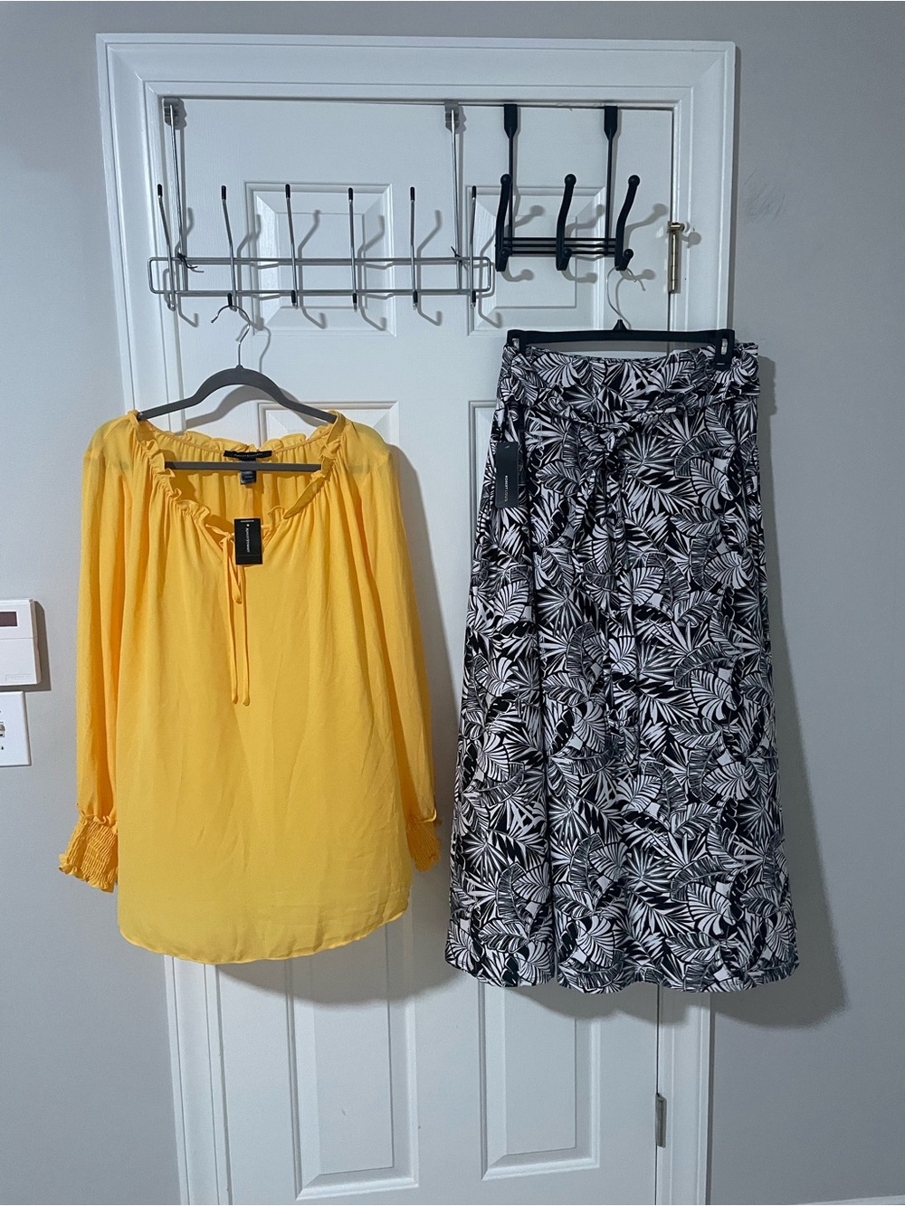 Yellow Peasant Blouse and Black White Printed Skirt Set xl set nwt